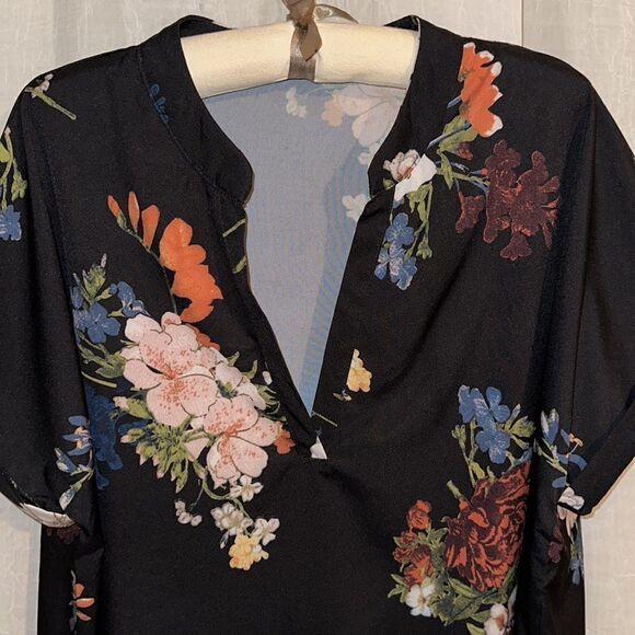 SHEIN 2X Black Floral Magnolia Short Drop Sleeve V Neck Blouse - Picture 3 of 12